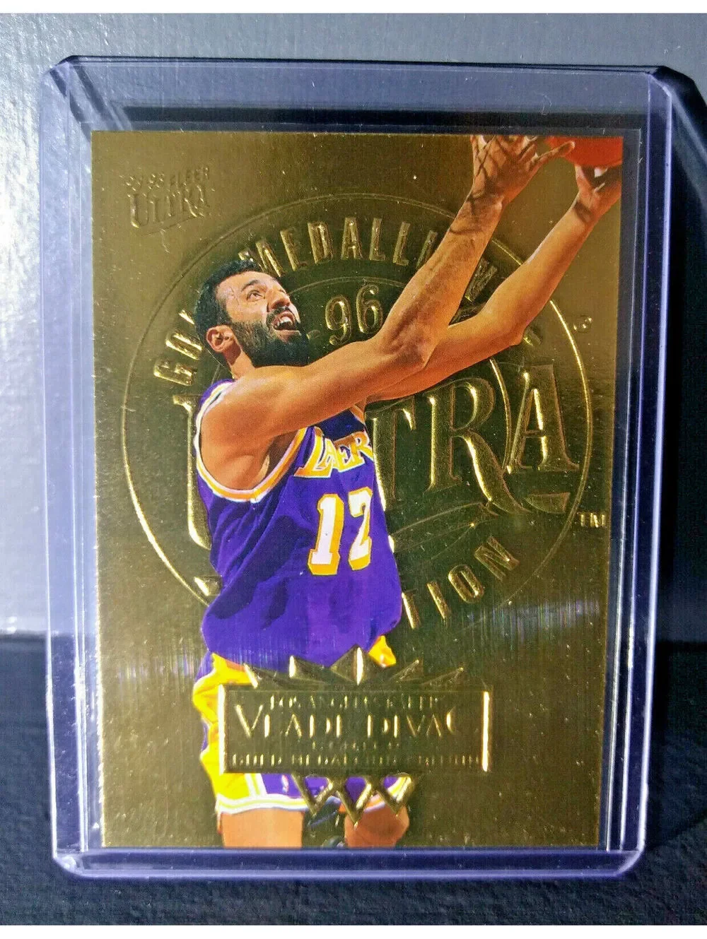 1995-96 Vlade Divac Fleer Ultra Gold Medallion #88 Basketball Card